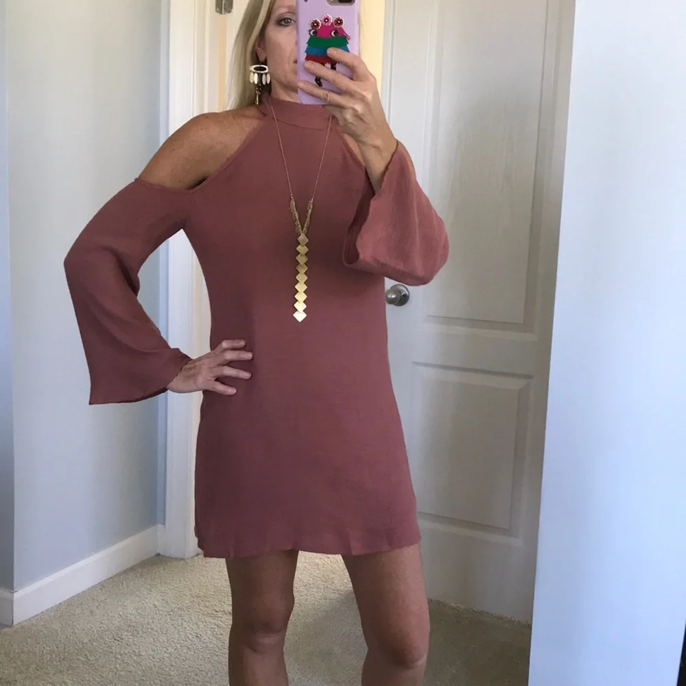 Mauve Cold Shoulder Mini Dress - Picture 2 of 6